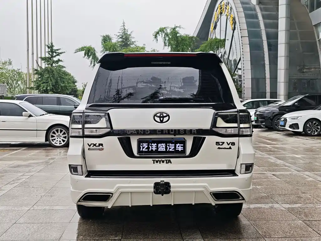 Toyota Land Cruiser 4.0L V6 Middle East Limited Edition, фото 11
