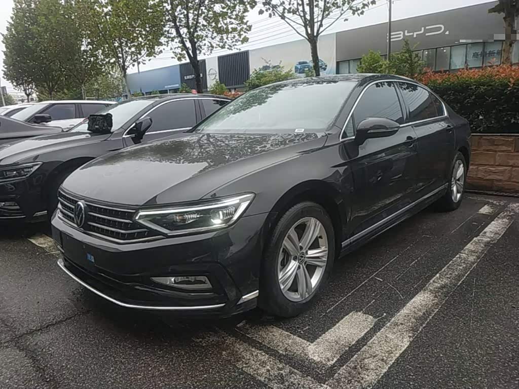 Volkswagen Magotan 1.4 л 2025 г. Чёрный, пробег 26200 км