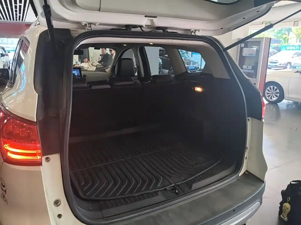 Ford Kuga — миниатюра 19