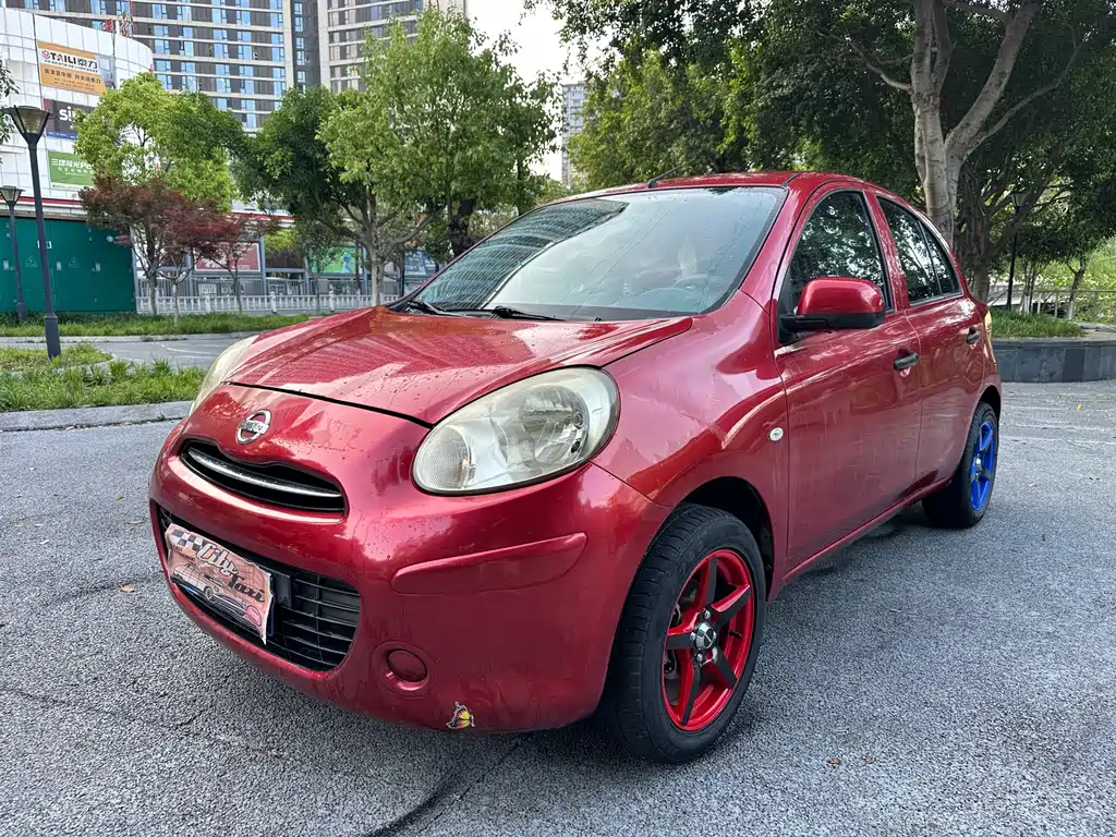 Купить Nissan March