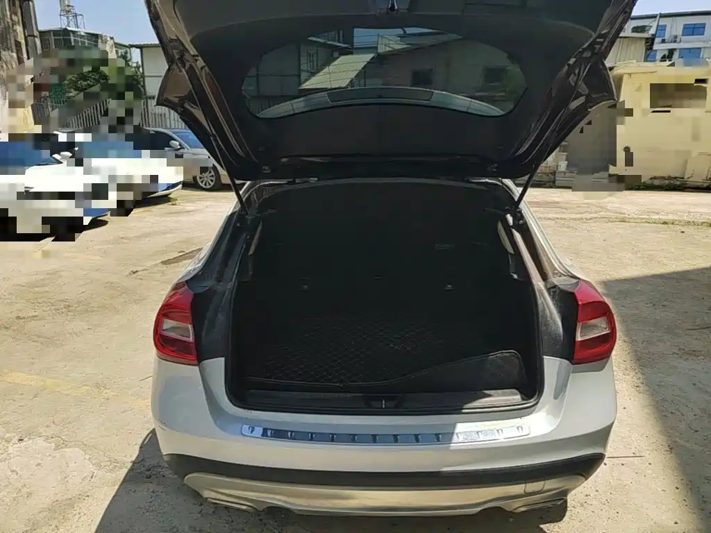 Mercedes-Benz GLA — миниатюра 19