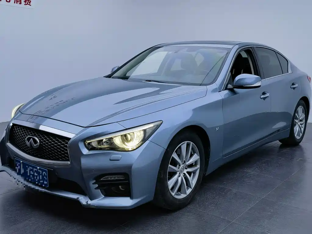 Infiniti Q50 2015
