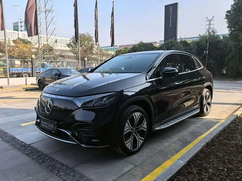 Mercedes-Benz EQE SUV 2026