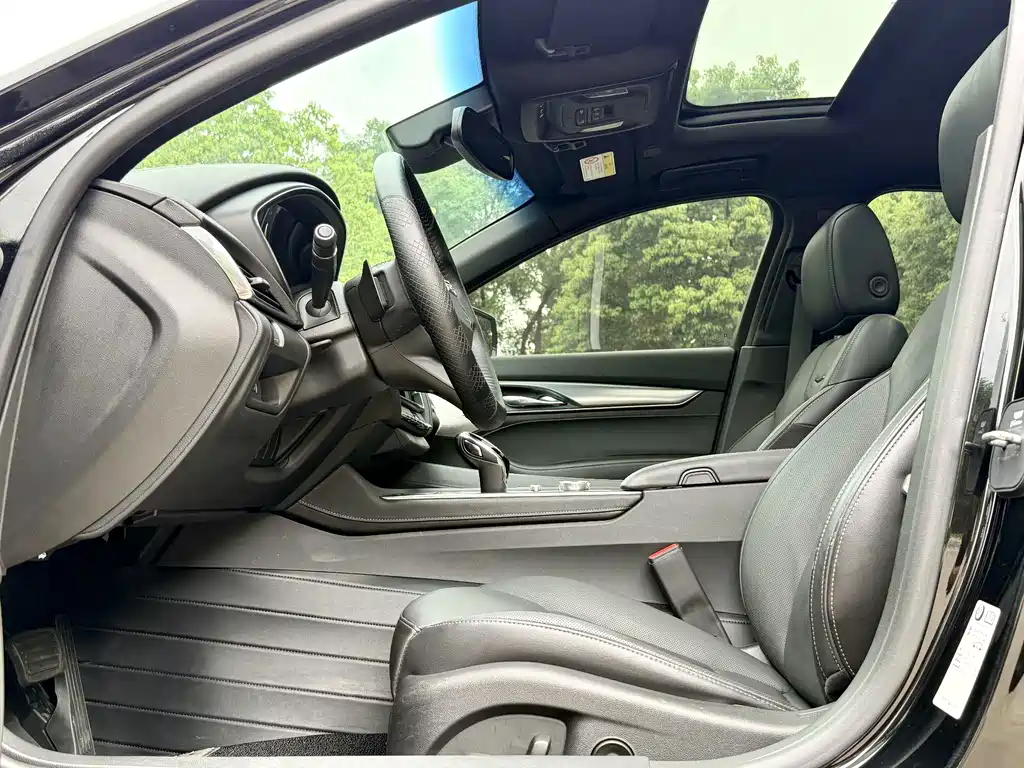 Cadillac CT5 — миниатюра 7
