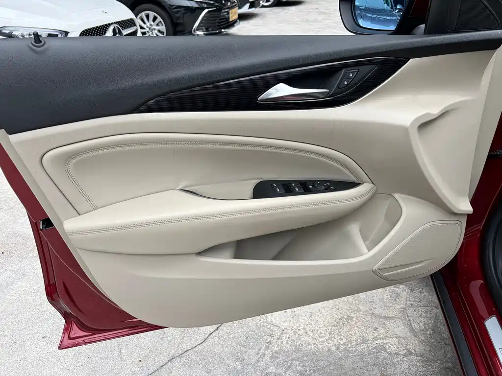 Buick Regal — миниатюра 7