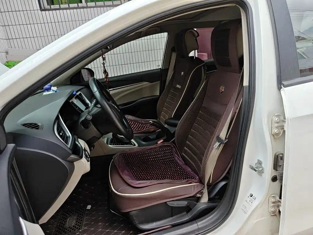 Buick Excelle — миниатюра 8