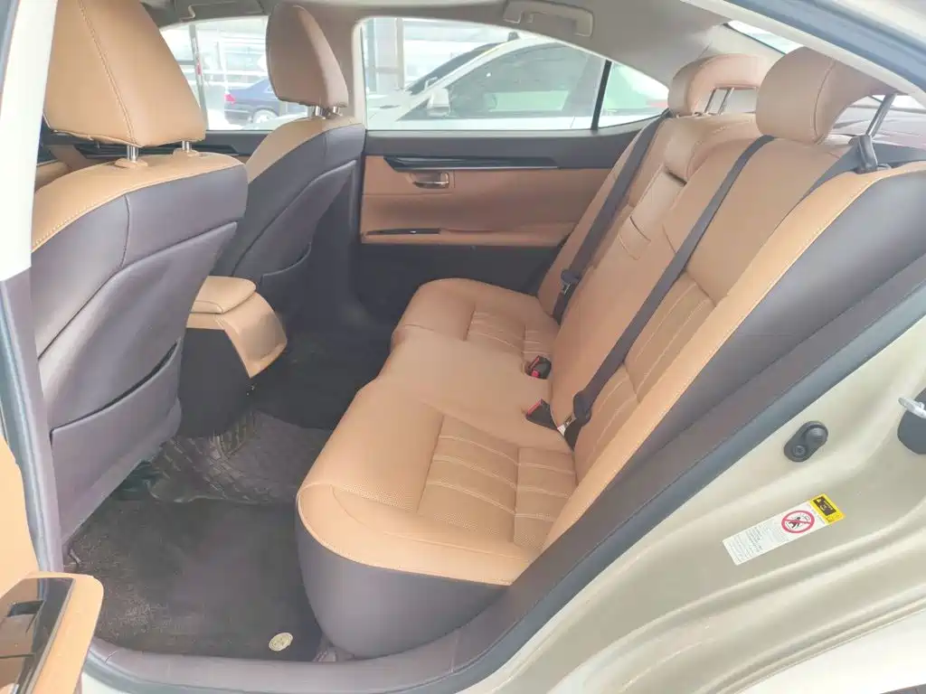 Lexus ES — миниатюра 14