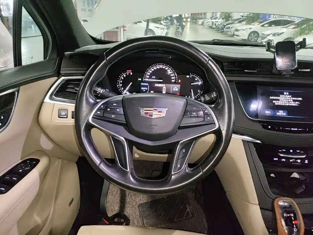 Cadillac XT5 — миниатюра 11