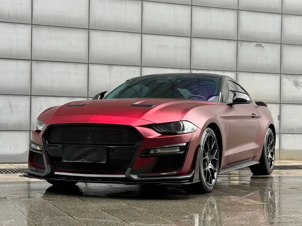 FORD MUSTANG
