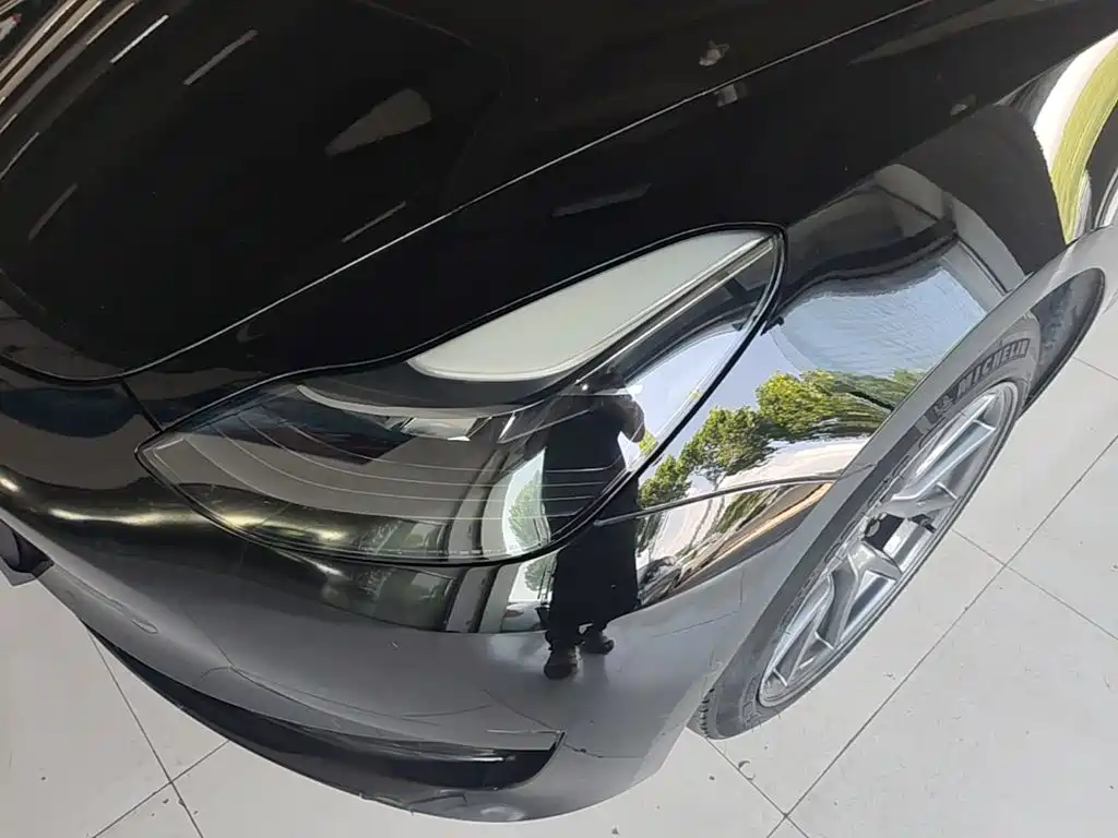 Tesla Model 3 — миниатюра 24