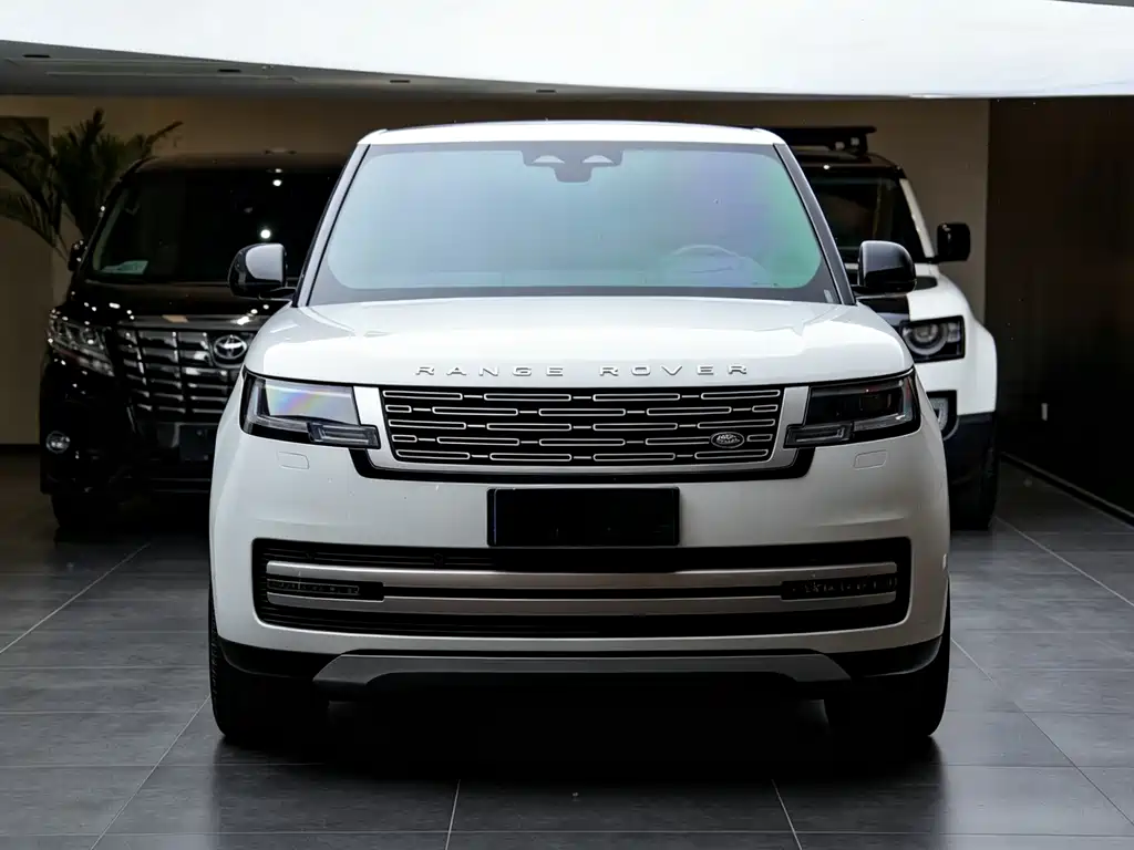 Land Rover Range Rover 2024 3.0 L6 400PS Long Wheelbase