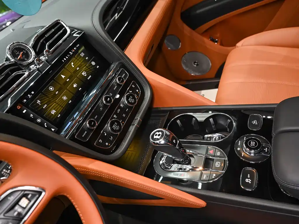 BENTLEY TIMYUE PLUG IN HYBRID