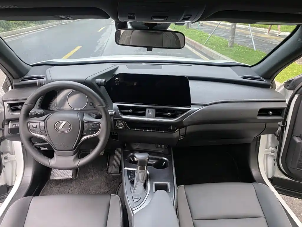 Lexus UX — миниатюра 8