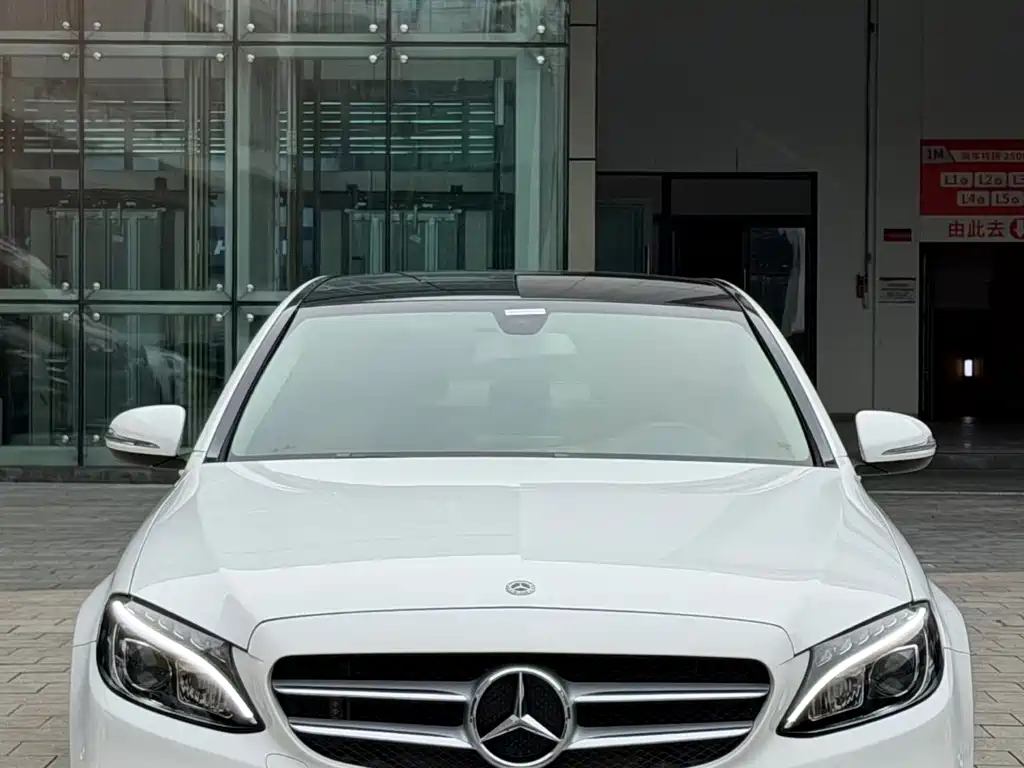 Mercedes-Benz C-Class — миниатюра 2