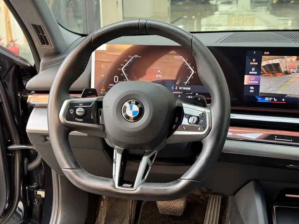 BMW 5 Series — миниатюра 14