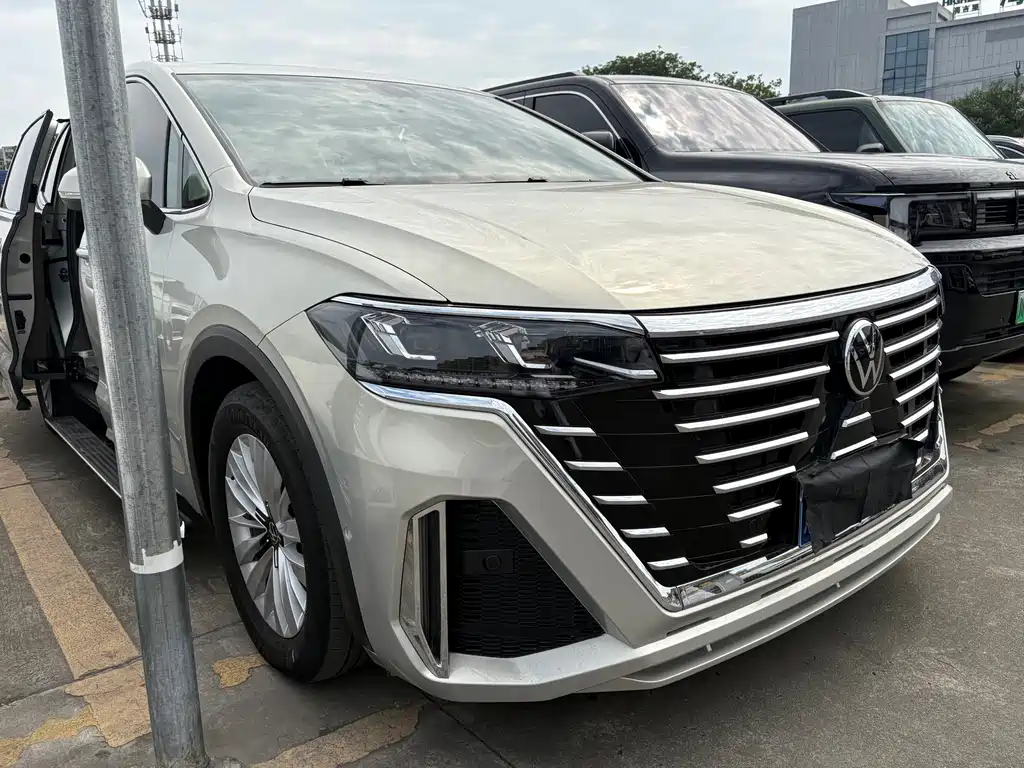 Volkswagen Viloran 2020 330TSI