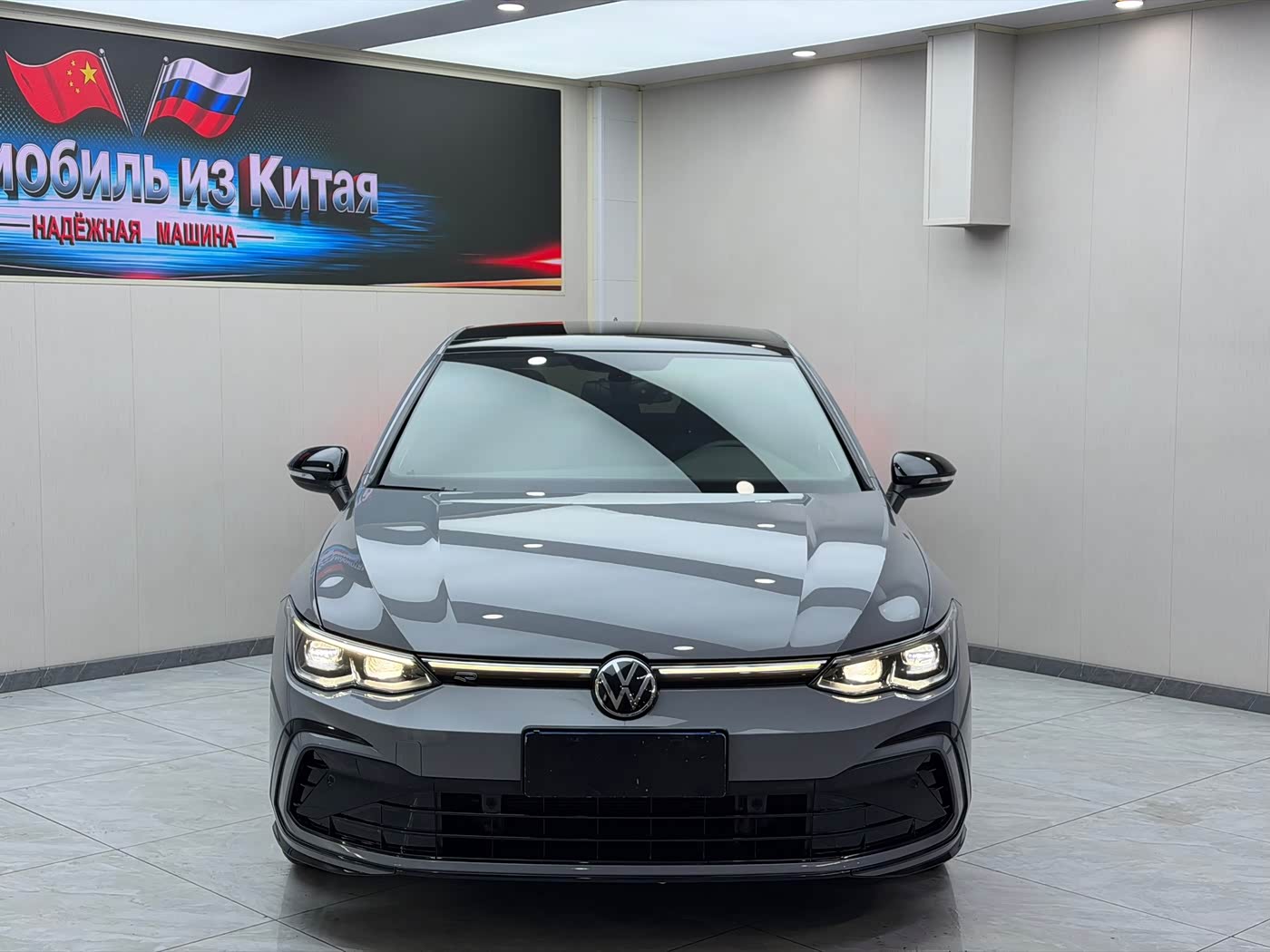 Volkswagen Golf 1.4 л 2023 г. Серебристо-серый, пробег 21800 км