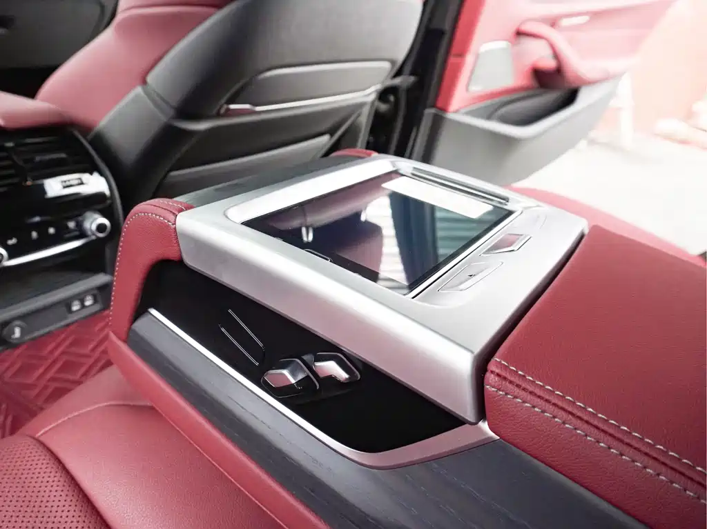 BMW 5 Series — миниатюра 19