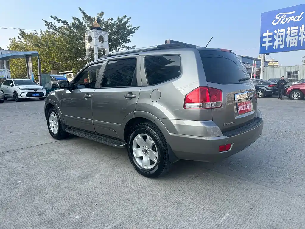 Kia Borrego — миниатюра 6