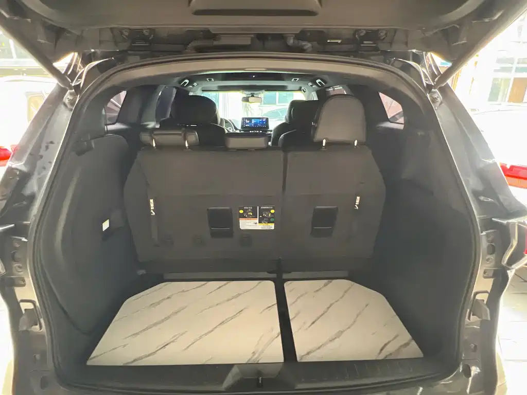 Toyota Sienna — миниатюра 8