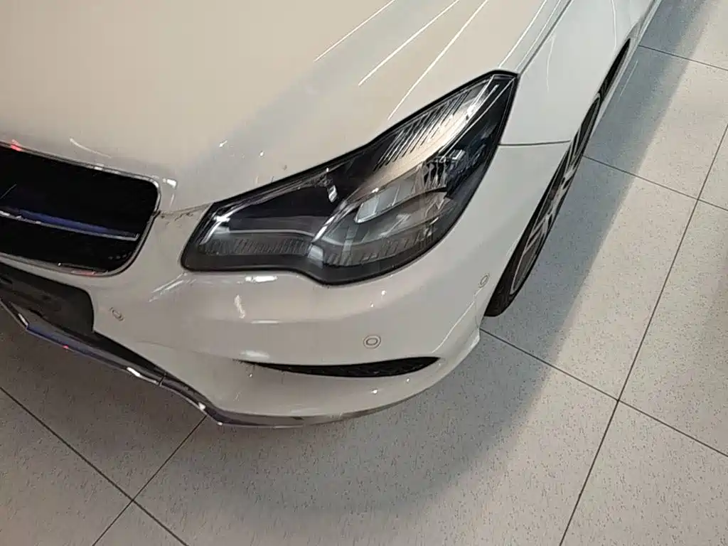 Mercedes-Benz E-Class (Import) — миниатюра 24