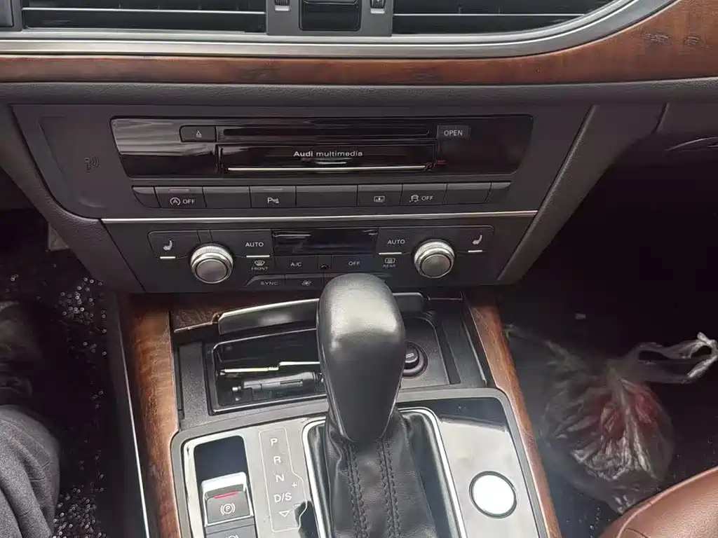 Audi A6L 2018 30 45 TFSI quattro Luxury