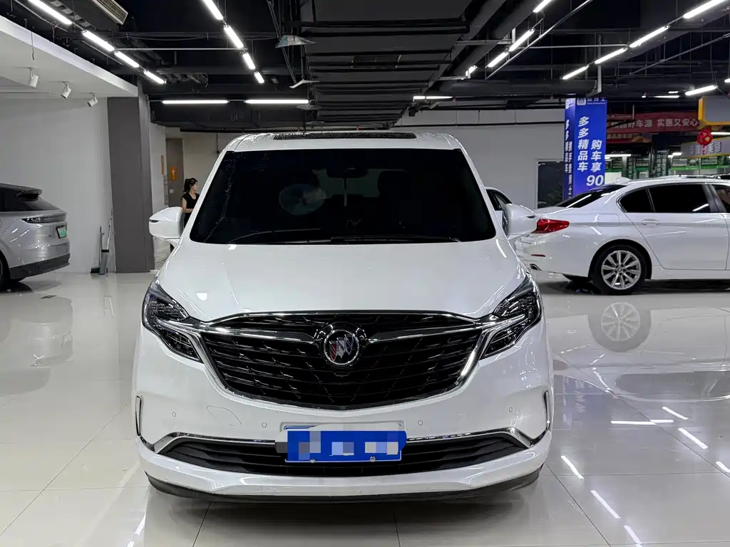 Buick GL8 — миниатюра 2