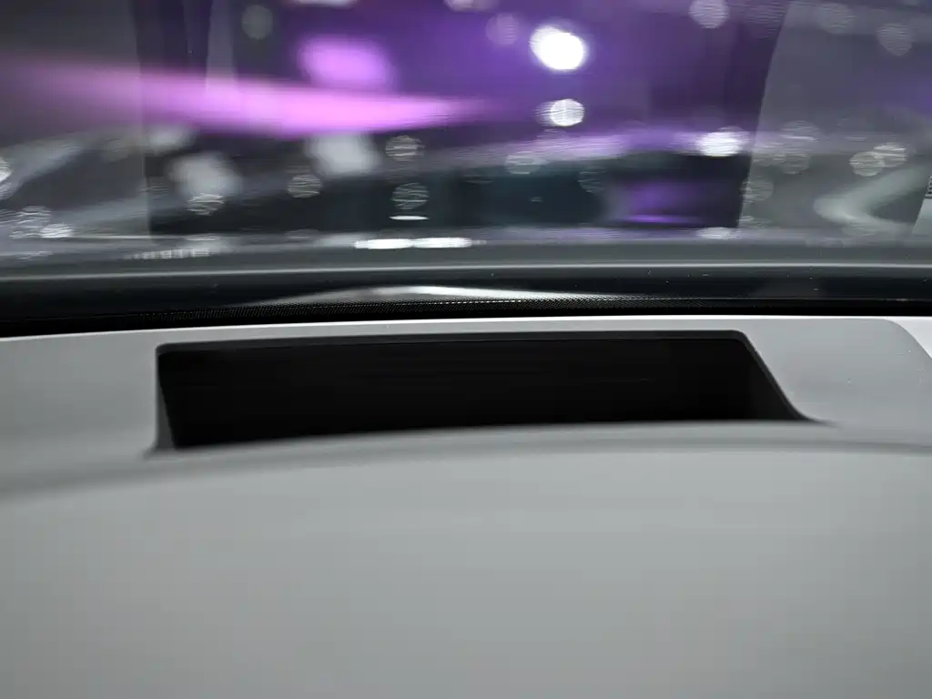 BENTLEY TIMYUE PLUG IN HYBRID