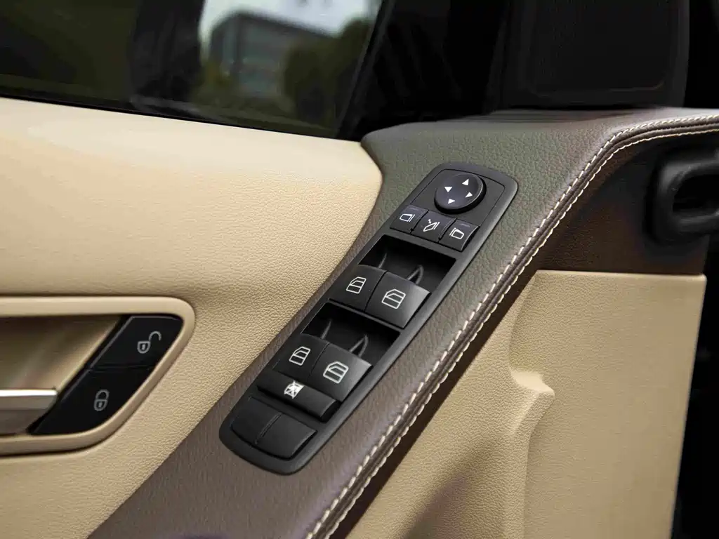 Mercedes-Benz R-Class — миниатюра 16