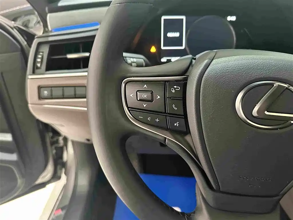 Lexus ES — миниатюра 9