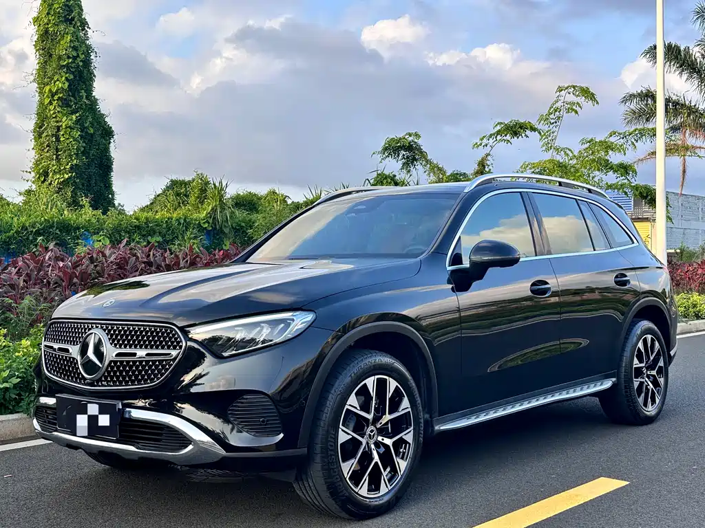 Mercedes-Benz GLC 2023 GLC 260 L 4MATIC 5 мест