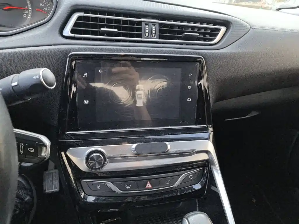 Peugeot 308 — миниатюра 13