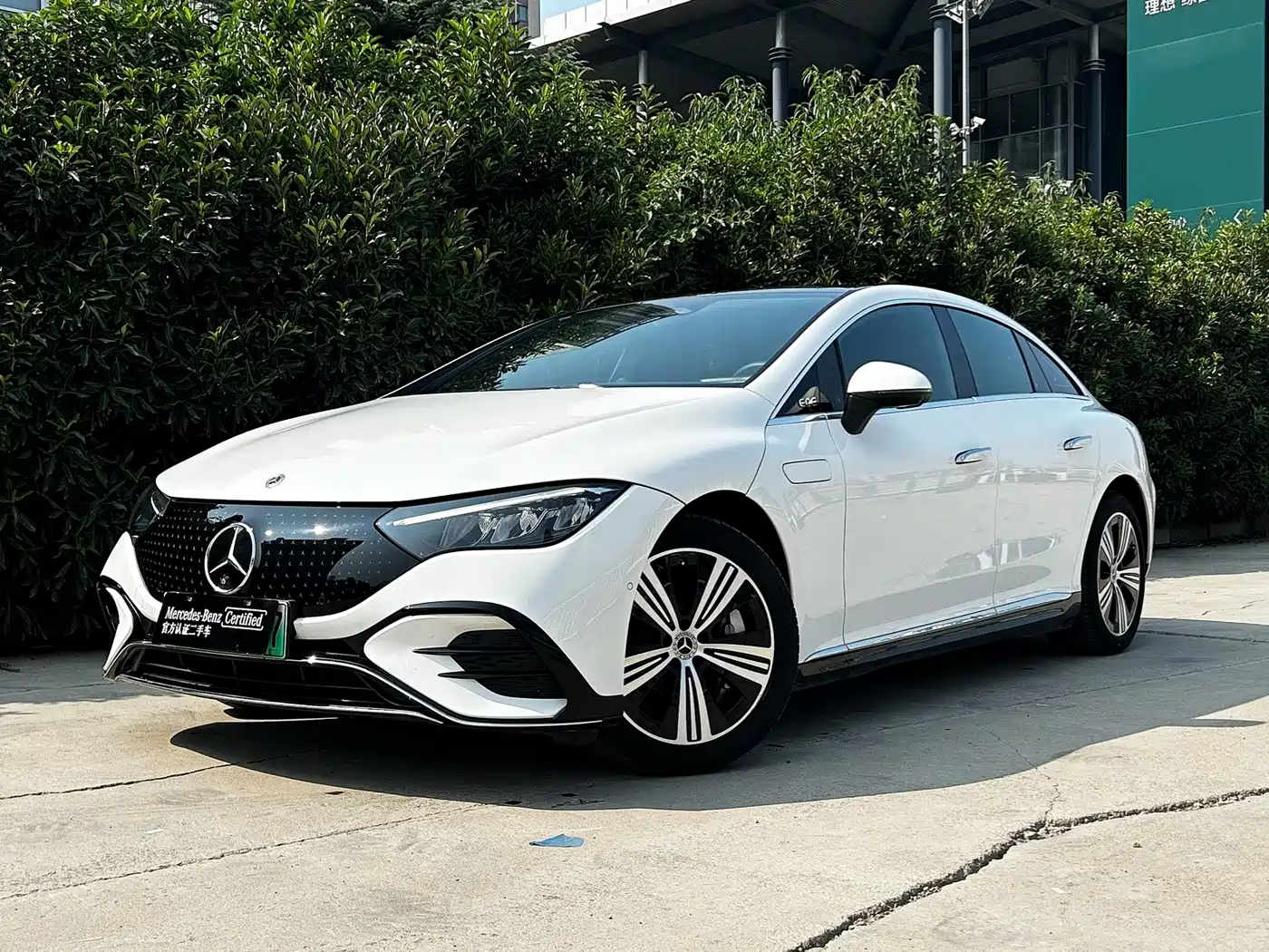 奔驰EQE 2025款 500 4MATIC 先锋版 2025