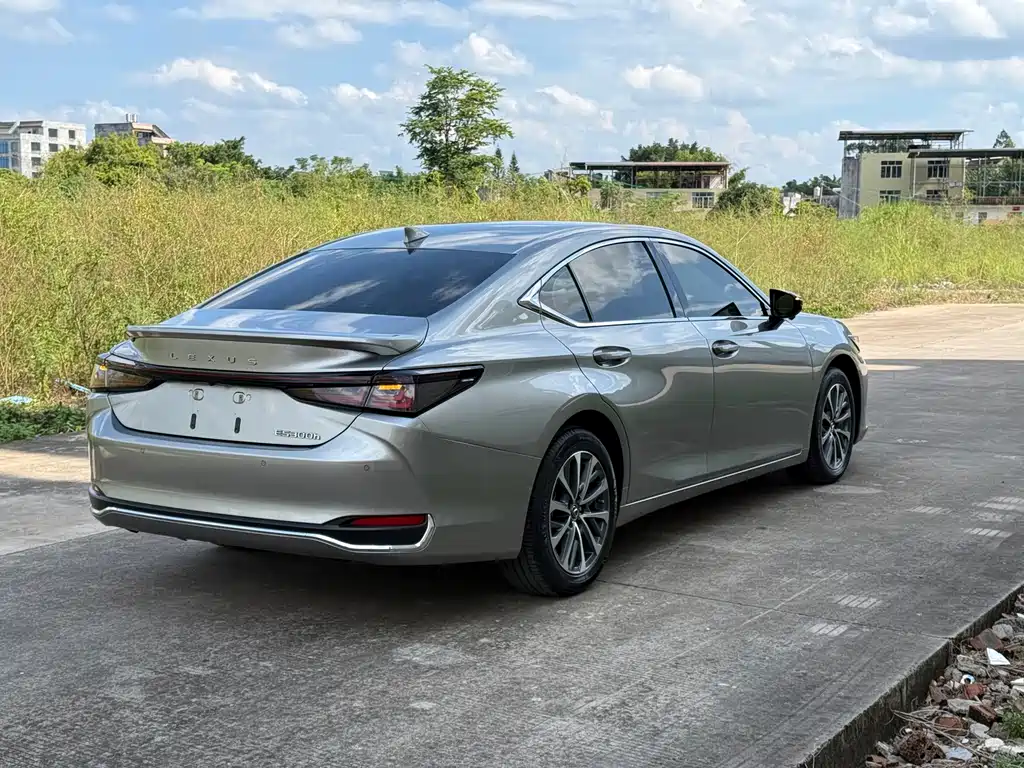 Lexus ES — миниатюра 14