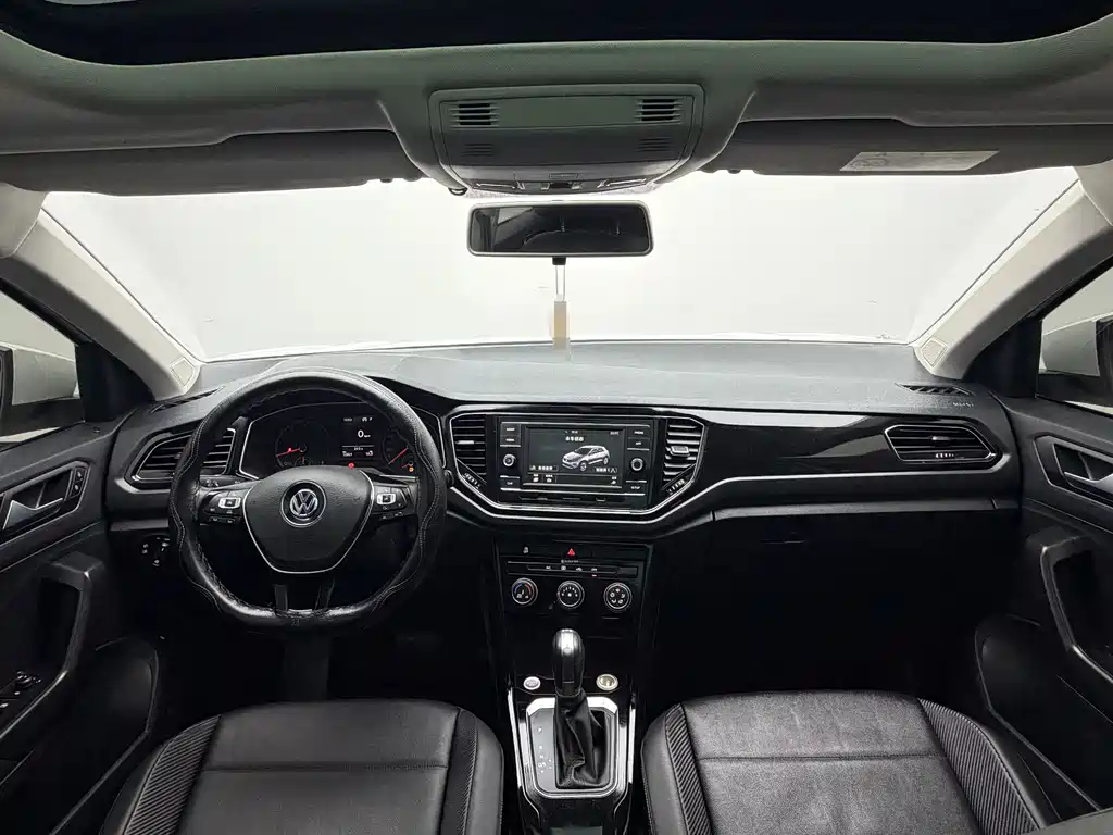 Volkswagen T-Roc — миниатюра 15