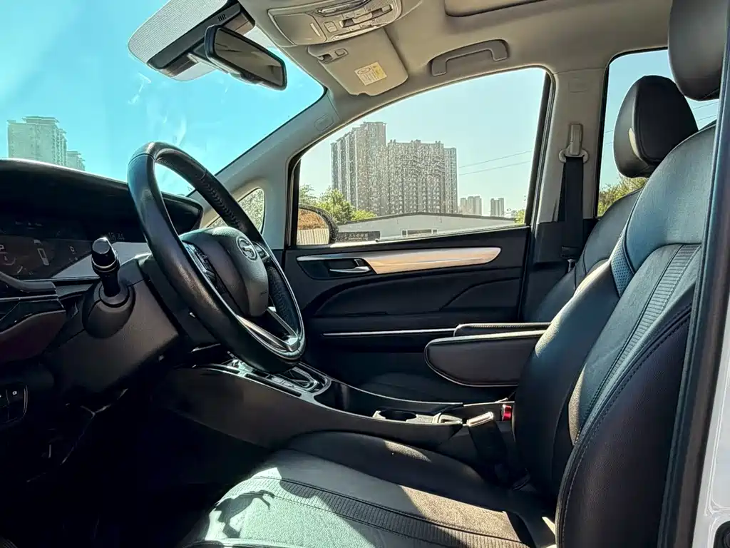 GAC M6 2019 270T DCT Luxury （ мест） VI