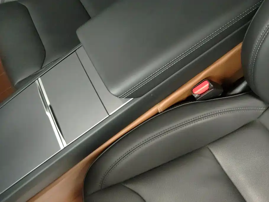 Tesla Model 3 — миниатюра 16