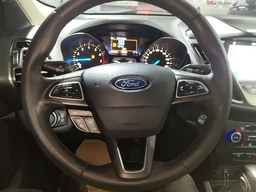 Ford Kuga — миниатюра 11