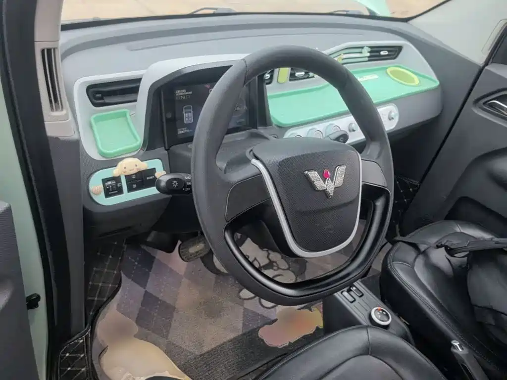 Wuling MINIEV — миниатюра 10