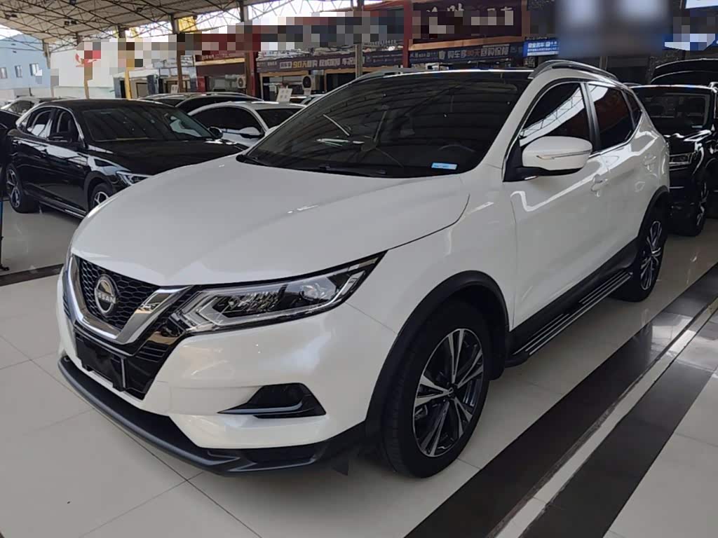 Nissan Qashqai 2.0 л 2024 г. Белый, пробег 19600 км