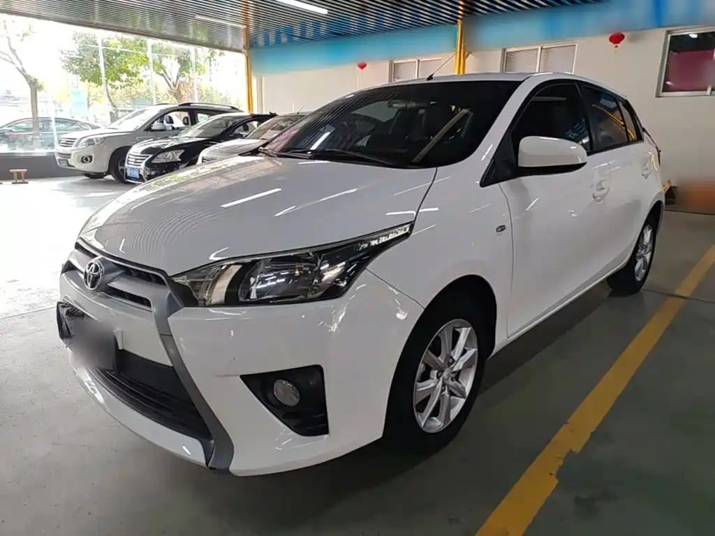Toyota Yaris L — миниатюра 2