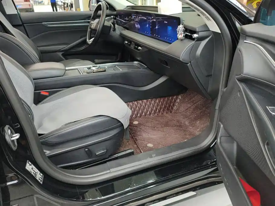 Ford Mondeo — миниатюра 8