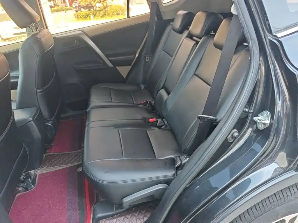 Toyota RAV4 — миниатюра 17
