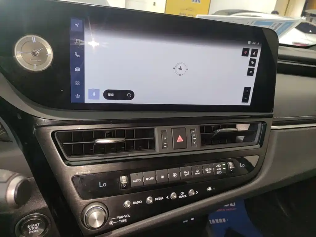 Lexus ES — миниатюра 13