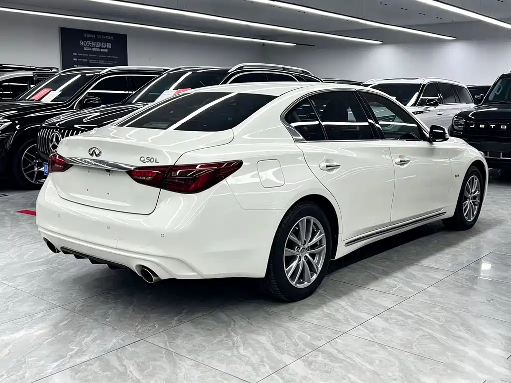 Infiniti Q50L — миниатюра 6