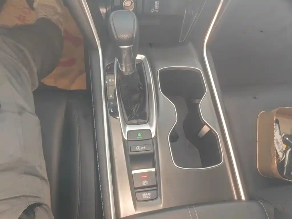 Honda Accord — миниатюра 14