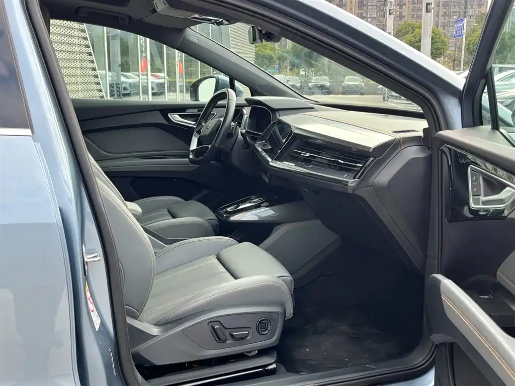Audi Q4 e-tron — миниатюра 9