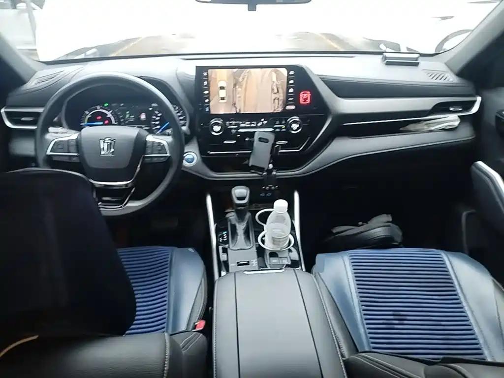 Toyota Crown Kluger — миниатюра 10