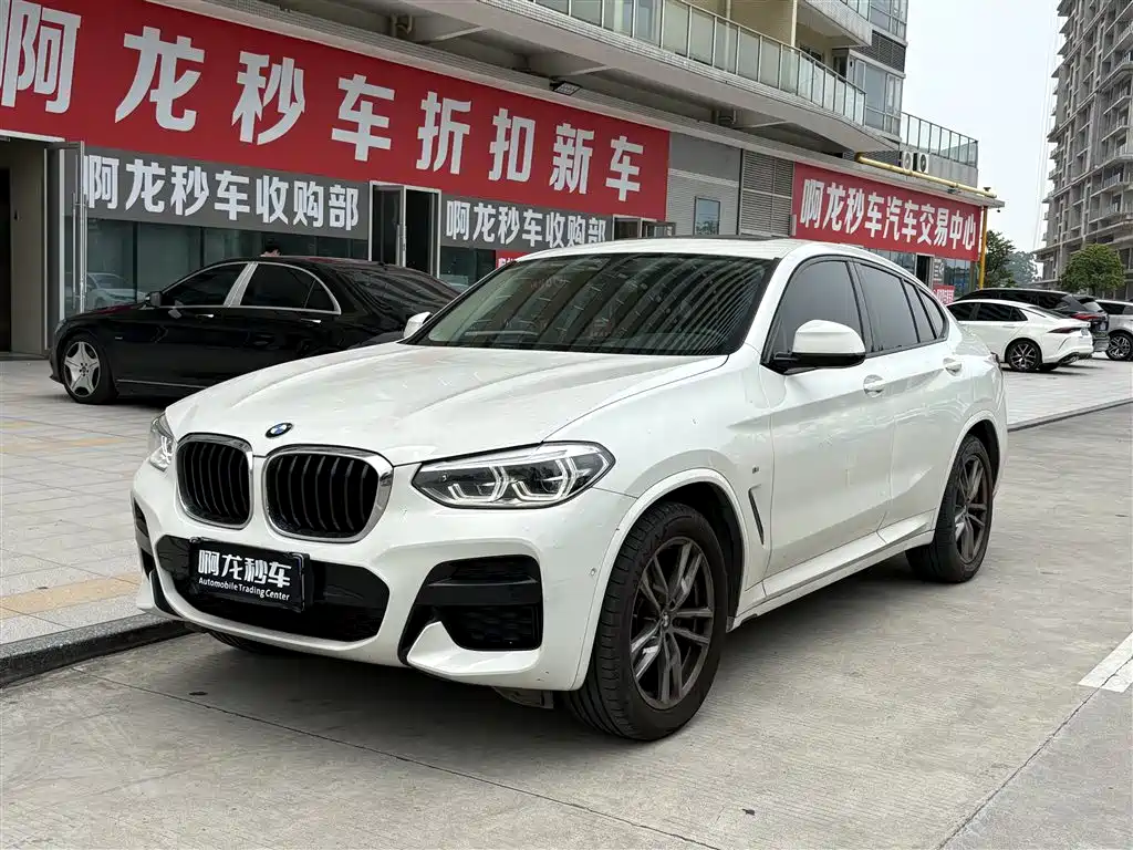 宝马X4 2021款 改款 xDrive 25i M运动套装