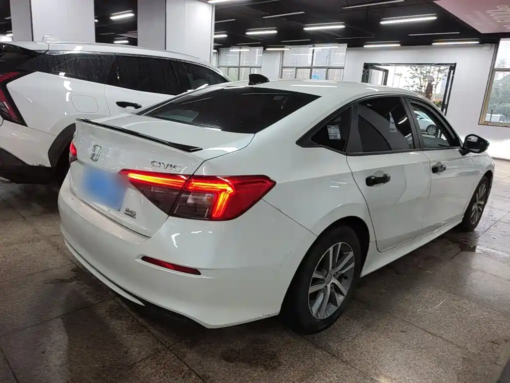 Honda Civic — миниатюра 7